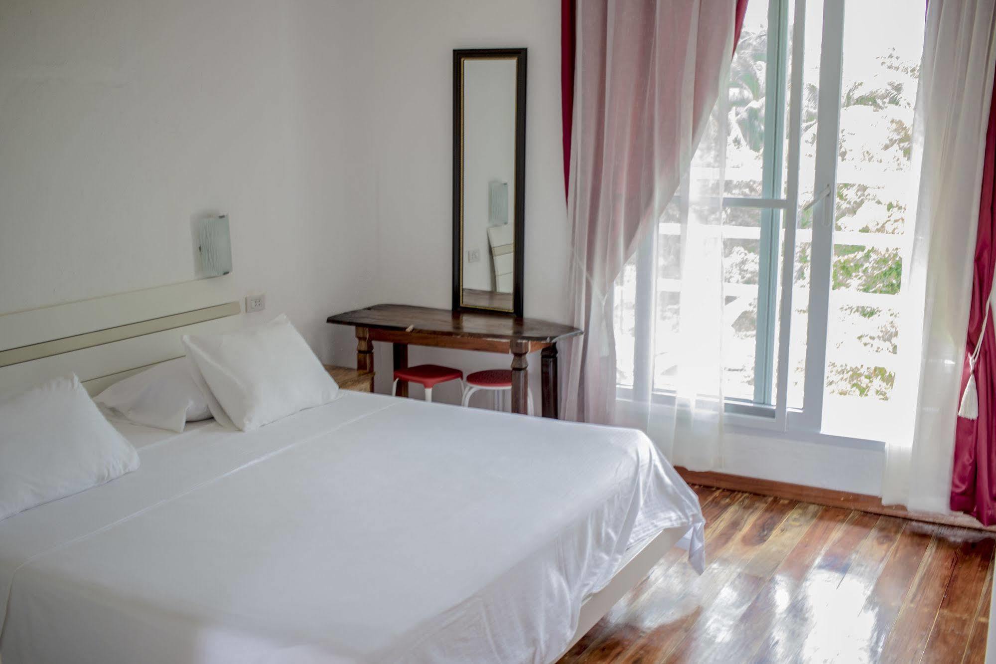 Lanterna Hotel Boracay Balabag  Zewnętrze zdjęcie